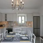 Aparthotel Afroditi & Logaras