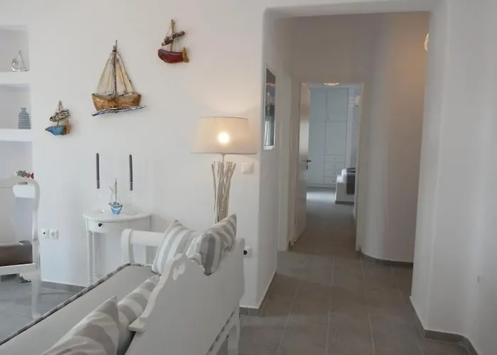 Afroditi & 3* لوغاراس