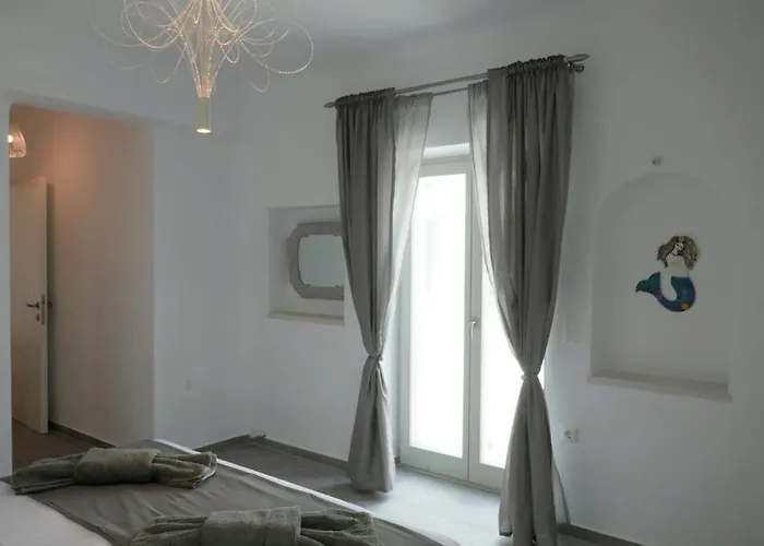 Afroditi & لوغاراس