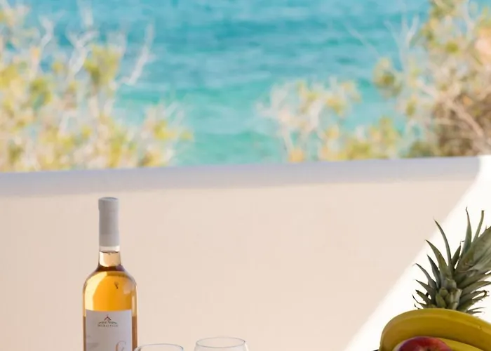 Afroditi & 3* Logaras